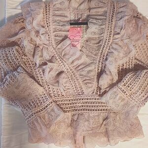 Soft Pink Lace Shirt w/ Zipper down back. Size XXL, but fits as Large